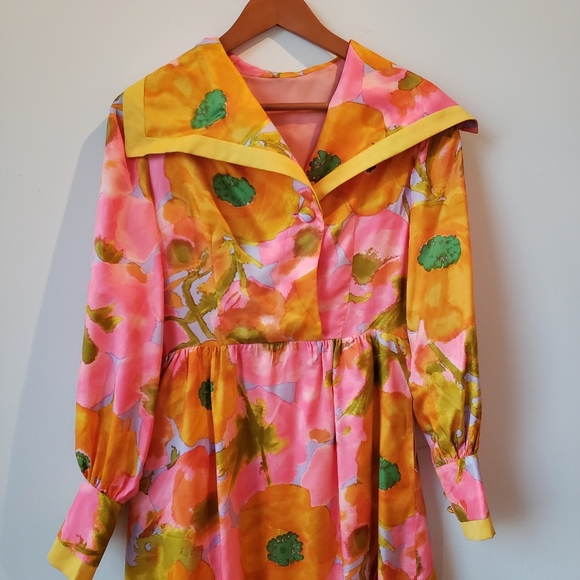 Vintage Dress - Picture 4 of 15